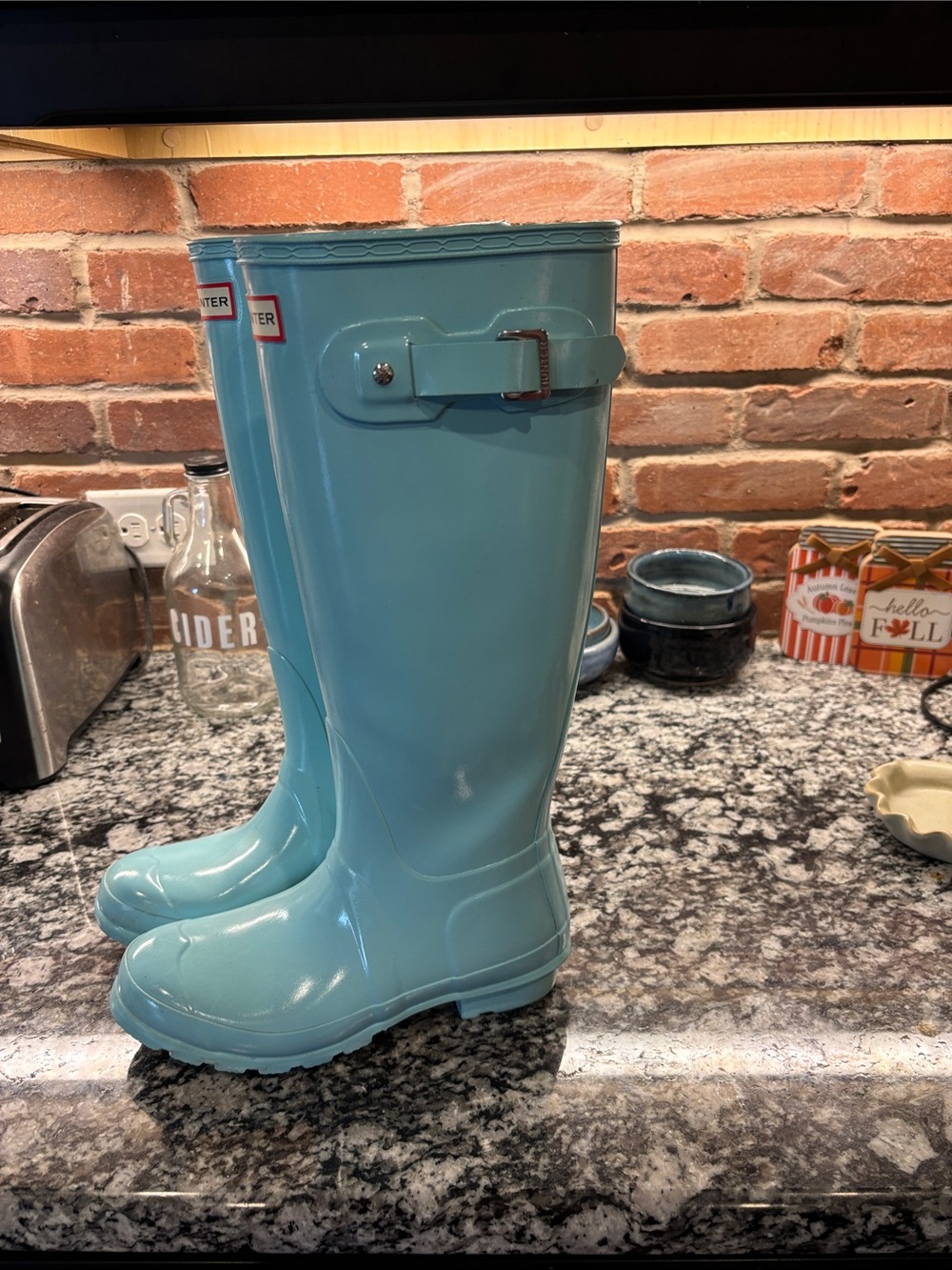 Hunter rain boots   
Super cute. I just want shorter ones. :) - Picture 4 of 7